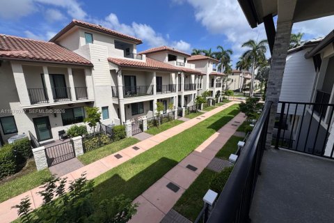 Adosado en venta en Doral, Florida, 3 dormitorios, 149.57 m2 № 2044465 - foto 4