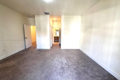 Adosado en venta en Doral, Florida, 3 dormitorios, 149.57 m2 № 2044465 - foto 3