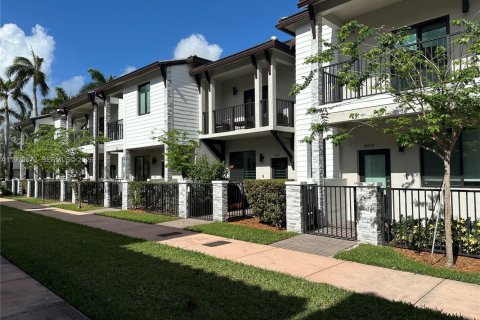 Adosado en venta en Doral, Florida, 3 dormitorios, 149.57 m2 № 2044465 - foto 12