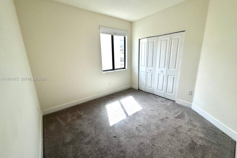 Adosado en venta en Doral, Florida, 3 dormitorios, 149.57 m2 № 2044465 - foto 23