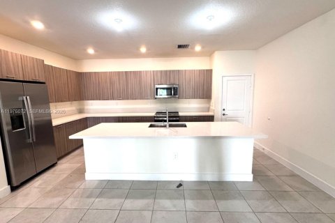 Adosado en venta en Doral, Florida, 3 dormitorios, 149.57 m2 № 2044465 - foto 14