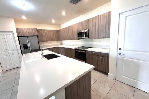 Adosado en venta en Doral, Florida, 3 dormitorios, 149.57 m2 № 2044465 - foto 15