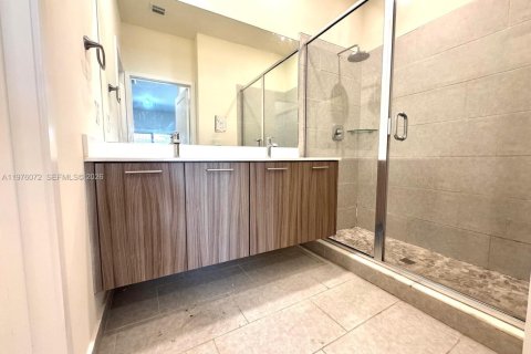 Adosado en venta en Doral, Florida, 3 dormitorios, 149.57 m2 № 2044465 - foto 30