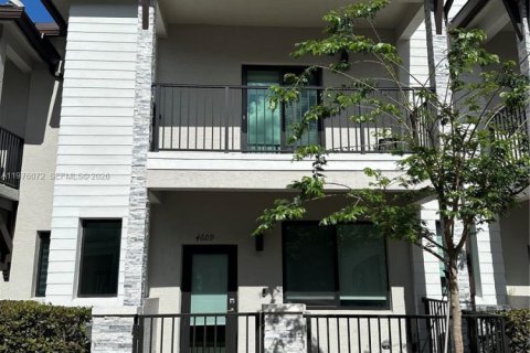 Adosado en venta en Doral, Florida, 3 dormitorios, 149.57 m2 № 2044465 - foto 13