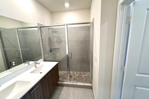 Adosado en venta en Doral, Florida, 3 dormitorios, 149.57 m2 № 2044465 - foto 29