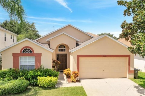 House in Clermont, Florida 4 bedrooms, 169.27 sq.m. № 1631647 - photo 1
