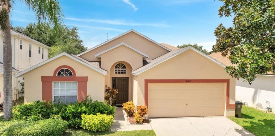 House in Clermont, Florida 4 bedrooms, 169.27 sq.m. № 1631647