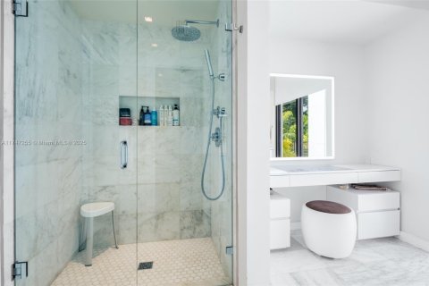 Villa ou maison à louer à Miami, Floride: 4 chambres, 268.49 m2 № 1714279 - photo 21