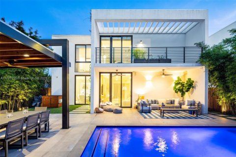 Villa ou maison à louer à Miami, Floride: 4 chambres, 268.49 m2 № 1714279 - photo 8