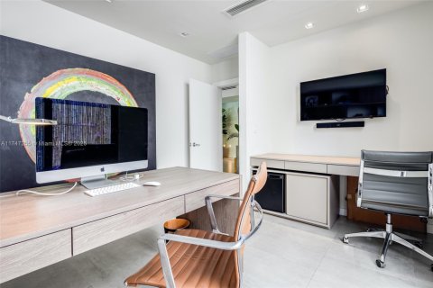 Villa ou maison à louer à Miami, Floride: 4 chambres, 268.49 m2 № 1714279 - photo 19