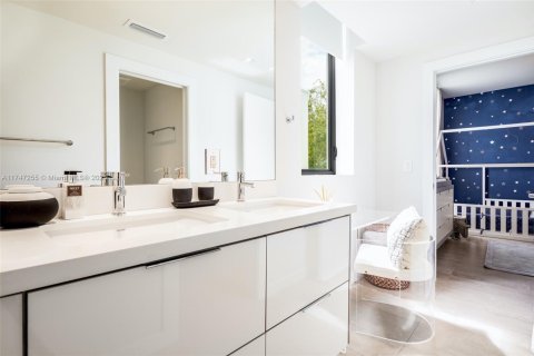 Villa ou maison à louer à Miami, Floride: 4 chambres, 268.49 m2 № 1714279 - photo 28