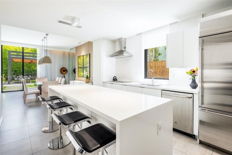Villa ou maison à louer à Miami, Floride: 4 chambres, 268.49 m2 № 1714279 - photo 24