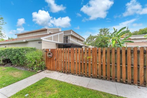Adosado en venta en Plantation, Florida, 3 dormitorios, 146.51 m2 № 1168623 - foto 1