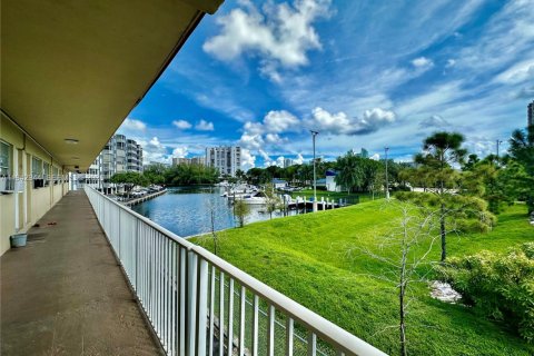 Copropriété à vendre à Hallandale Beach, Floride: 1 chambre, 34.47 m2 № 1999284 - photo 8