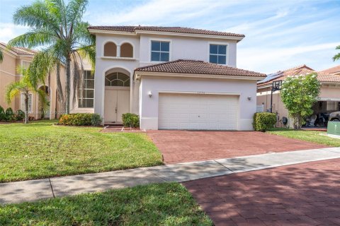 Снять в аренду виллу или дом в Хомстед, Флорида 5 спален, 232.26м2, № 2017373 - фото 2