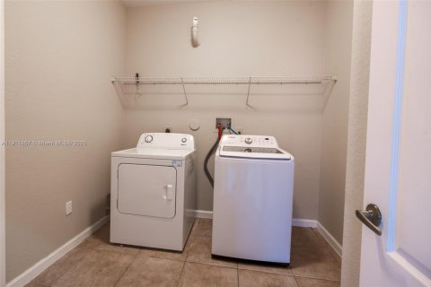 Снять в аренду виллу или дом в Хомстед, Флорида 5 спален, 232.26м2, № 2017373 - фото 21