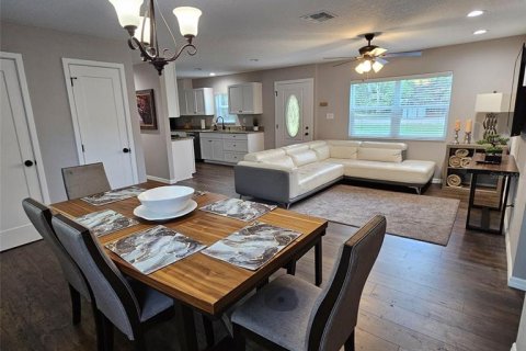 Casa en alquiler en Kissimmee, Florida, 3 dormitorios, 126.72 m2 № 1826986 - foto 6