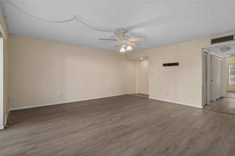 Copropriété à vendre à Tampa, Floride: 2 chambres, 110.65 m2 № 2102234 - photo 8