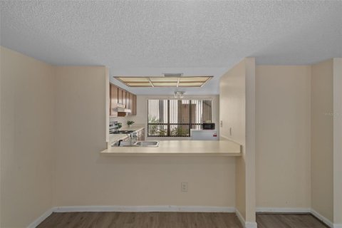 Copropriété à vendre à Tampa, Floride: 2 chambres, 110.65 m2 № 2102234 - photo 12