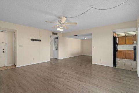 Copropriété à vendre à Tampa, Floride: 2 chambres, 110.65 m2 № 2102234 - photo 7