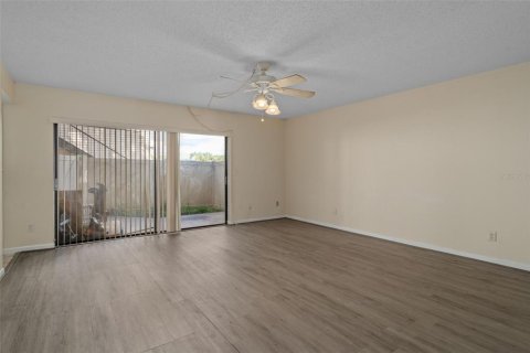 Copropriété à vendre à Tampa, Floride: 2 chambres, 110.65 m2 № 2102234 - photo 9