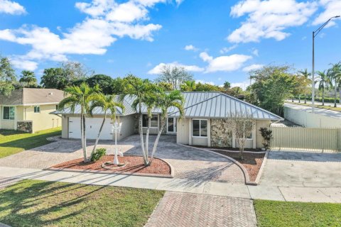 Casa en Miami, Florida 3 dormitorios, 239.78 m2 № 2265450