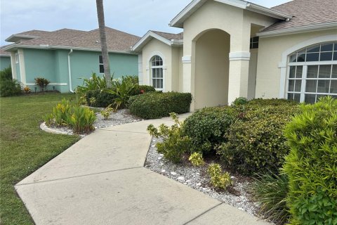 Villa ou maison à vendre à Rotonda, Floride: 3 chambres, 161.37 m2 № 2398972 - photo 2