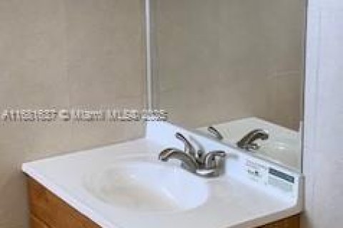 Copropriété à louer à Miami, Floride: 1 chambre, 96.25 m2 № 1814084 - photo 4