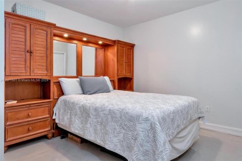 Condo in Hallandale Beach, Florida, 1 bedroom  № 1960529 - photo 22