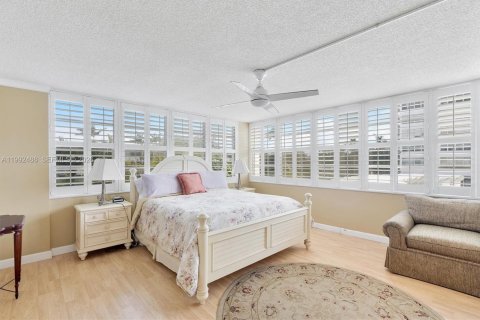 Купить кондоминиум в Норт-Майами, Флорида 2 спальни, 110.37м2, № 2063203 - фото 15