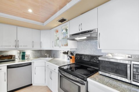 Купить кондоминиум в Норт-Майами, Флорида 2 спальни, 110.37м2, № 2063203 - фото 14