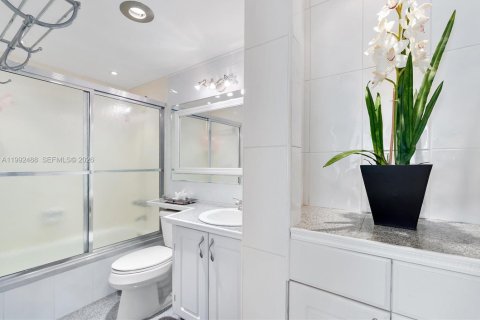 Купить кондоминиум в Норт-Майами, Флорида 2 спальни, 110.37м2, № 2063203 - фото 21