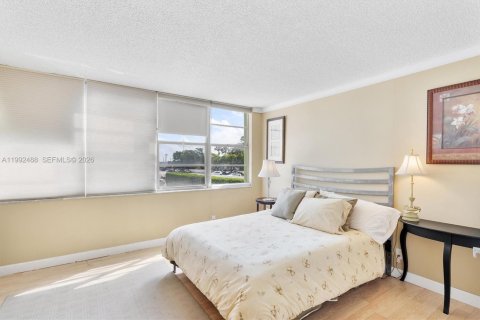 Купить кондоминиум в Норт-Майами, Флорида 2 спальни, 110.37м2, № 2063203 - фото 23