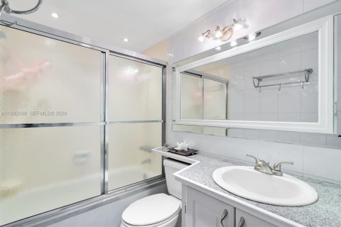 Купить кондоминиум в Норт-Майами, Флорида 2 спальни, 110.37м2, № 2063203 - фото 22