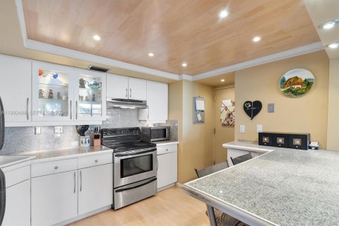 Купить кондоминиум в Норт-Майами, Флорида 2 спальни, 110.37м2, № 2063203 - фото 11