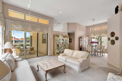 House in West Palm Beach, Florida 3 bedrooms, 187.66 sq.m. № 2190679 - photo 12