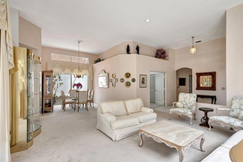 House in West Palm Beach, Florida 3 bedrooms, 187.66 sq.m. № 2190679 - photo 13