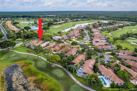 House in West Palm Beach, Florida 3 bedrooms, 187.66 sq.m. № 2190679 - photo 2