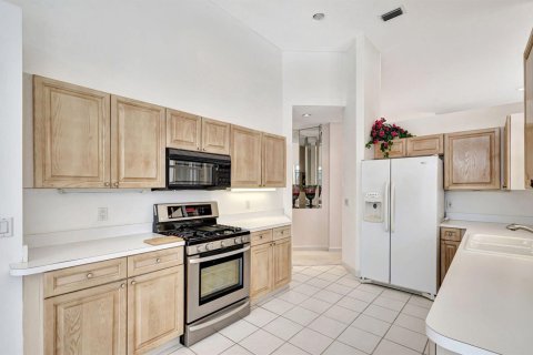 House in West Palm Beach, Florida 3 bedrooms, 187.66 sq.m. № 2190679 - photo 23