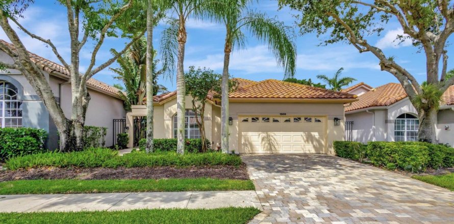 House in West Palm Beach, Florida 3 bedrooms, 187.66 sq.m. № 2190679