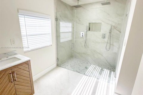 House in Miami, Florida 3 bedrooms, 133.78 sq.m. № 1693416 - photo 4