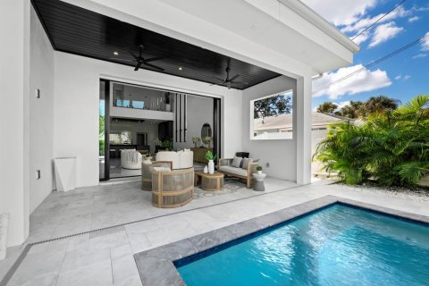 Villa ou maison à vendre à Sarasota, Floride: 4 chambres, 393.07 m2 № 2425205 - photo 8