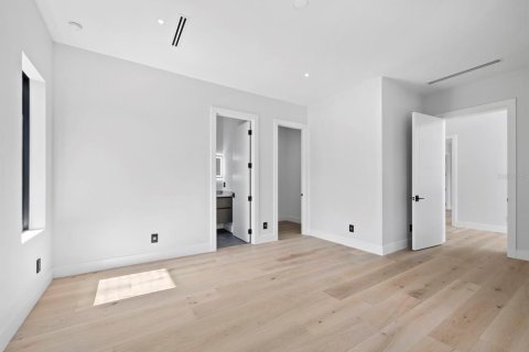 Villa ou maison à vendre à Sarasota, Floride: 4 chambres, 393.07 m2 № 2425205 - photo 30