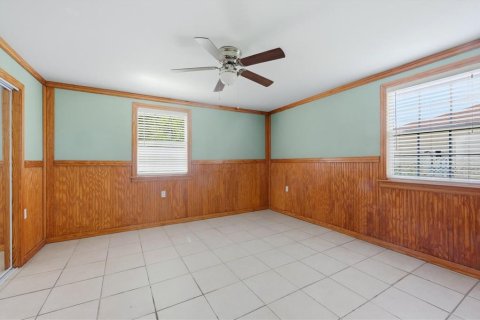 Commercial property in North Port, Florida 6 bedrooms, 259.94 sq.m. № 2215953 - photo 29