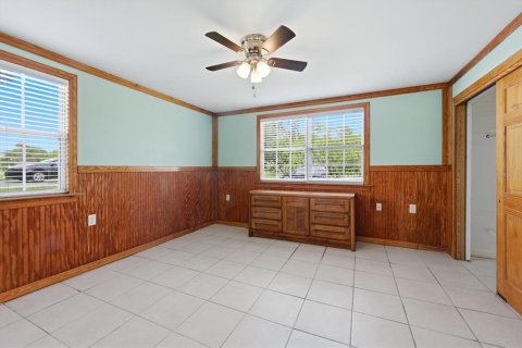 Commercial property in North Port, Florida 6 bedrooms, 259.94 sq.m. № 2215953 - photo 27