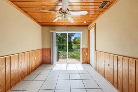 Commercial property in North Port, Florida 6 bedrooms, 259.94 sq.m. № 2215953 - photo 24