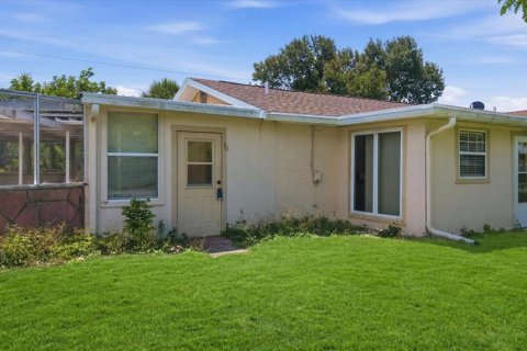 Commercial property in North Port, Florida 6 bedrooms, 259.94 sq.m. № 2215953 - photo 13