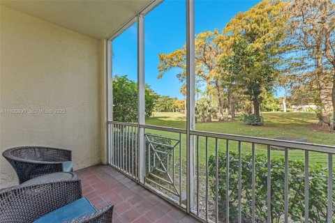 Condominio en venta en Pompano Beach, Florida, 2 dormitorios, 106.47 m2 № 2034383 - foto 3