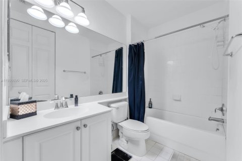 Condominio en venta en Pompano Beach, Florida, 2 dormitorios, 106.47 m2 № 2034383 - foto 15