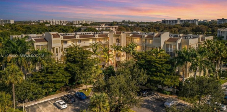 Condominio en Pompano Beach, Florida, 2 dormitorios  № 2034383